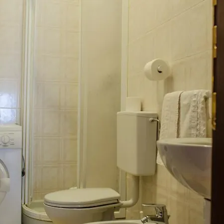 Milena Privato Apolloni- Codici Cir E Cin Visibili Su Apartamento Loano