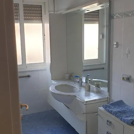 Apartment Villa Milena Loano Appartamento Privato Apolloni- Codici Cir E Cin Visibili Su Struttura