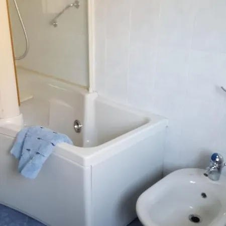 Villa Milena Loano Appartamento Privato Apolloni- Codici Cir E Cin Visibili Su Struttura Apartment Loano