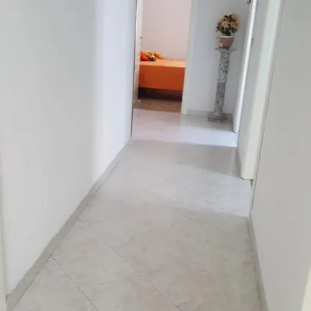 Apartment Villa Milena Loano Appartamento Privato Apolloni- Codici Cir E Cin Visibili Su Struttura