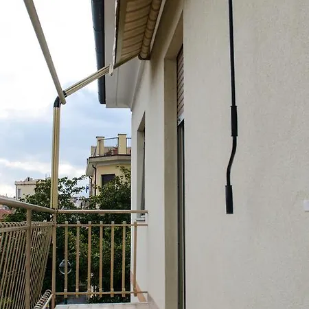 Apartment Villa Milena Loano Appartamento Privato Apolloni- Codici Cir E Cin Visibili Su Struttura