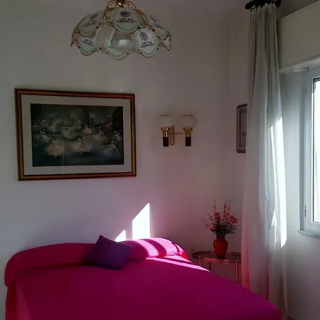 Villa Milena Loano Appartamento Privato Apolloni- Codici Cir E Cin Visibili Su Struttura * Loano
